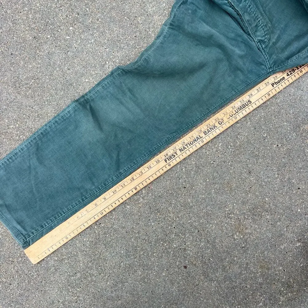 Vintage Y2K Levi’s 551 Button Fly Original Fit Straight Leg Green Corduroy 31x34